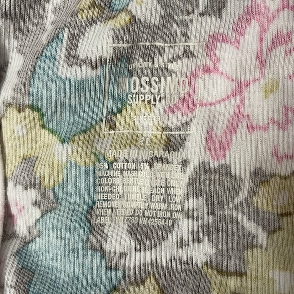 🌸🌼🌺 tank top - Picture 2 of 3